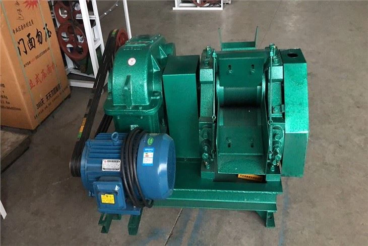 Sugarcane Juice Squeezer Machine